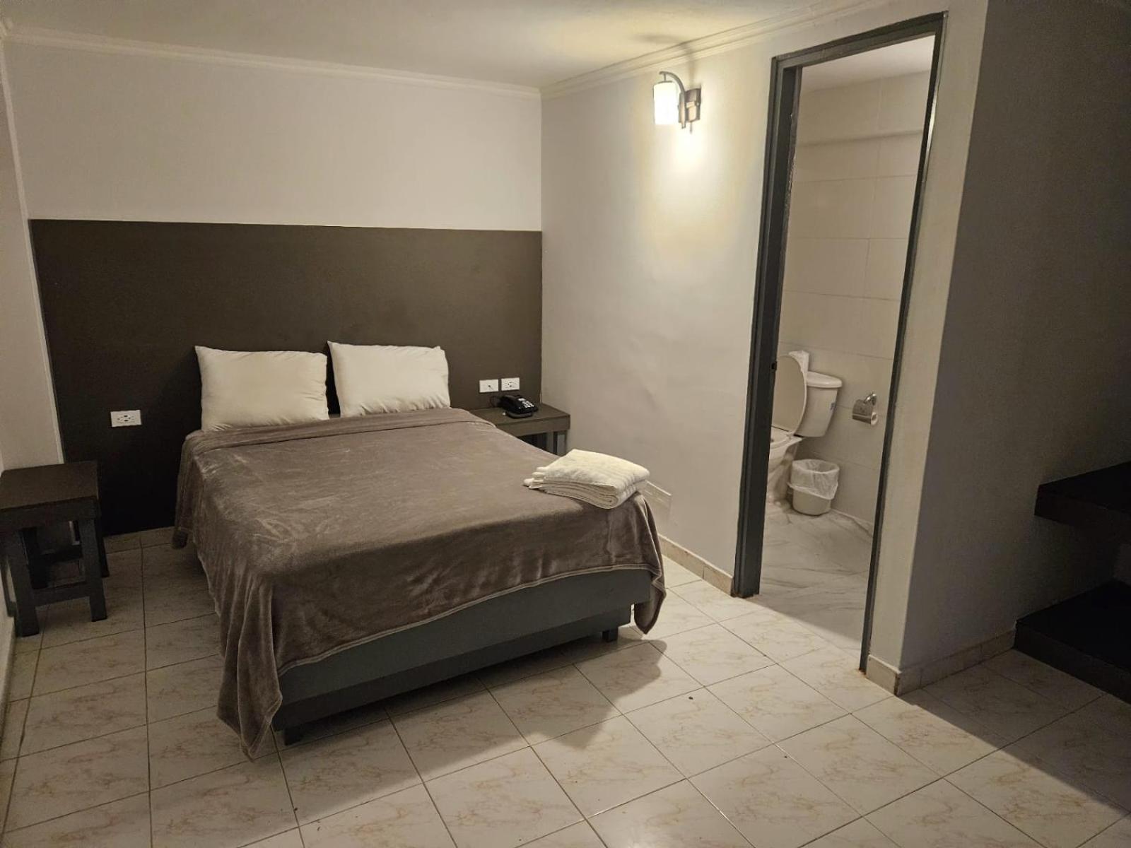 פנמה סיטי Hotel Montreal מראה חיצוני תמונה